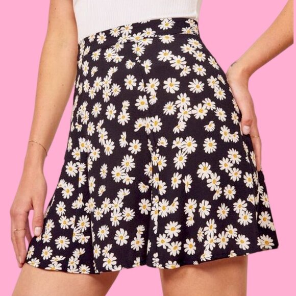 Reformation Flounce Skirt, Daisy Pattern, Size 0 - Picture 1 of 5
